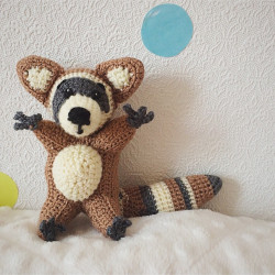 Енот обнимашка