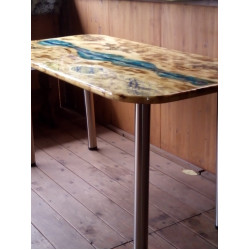 Стол ручной работы из дерева и стекла